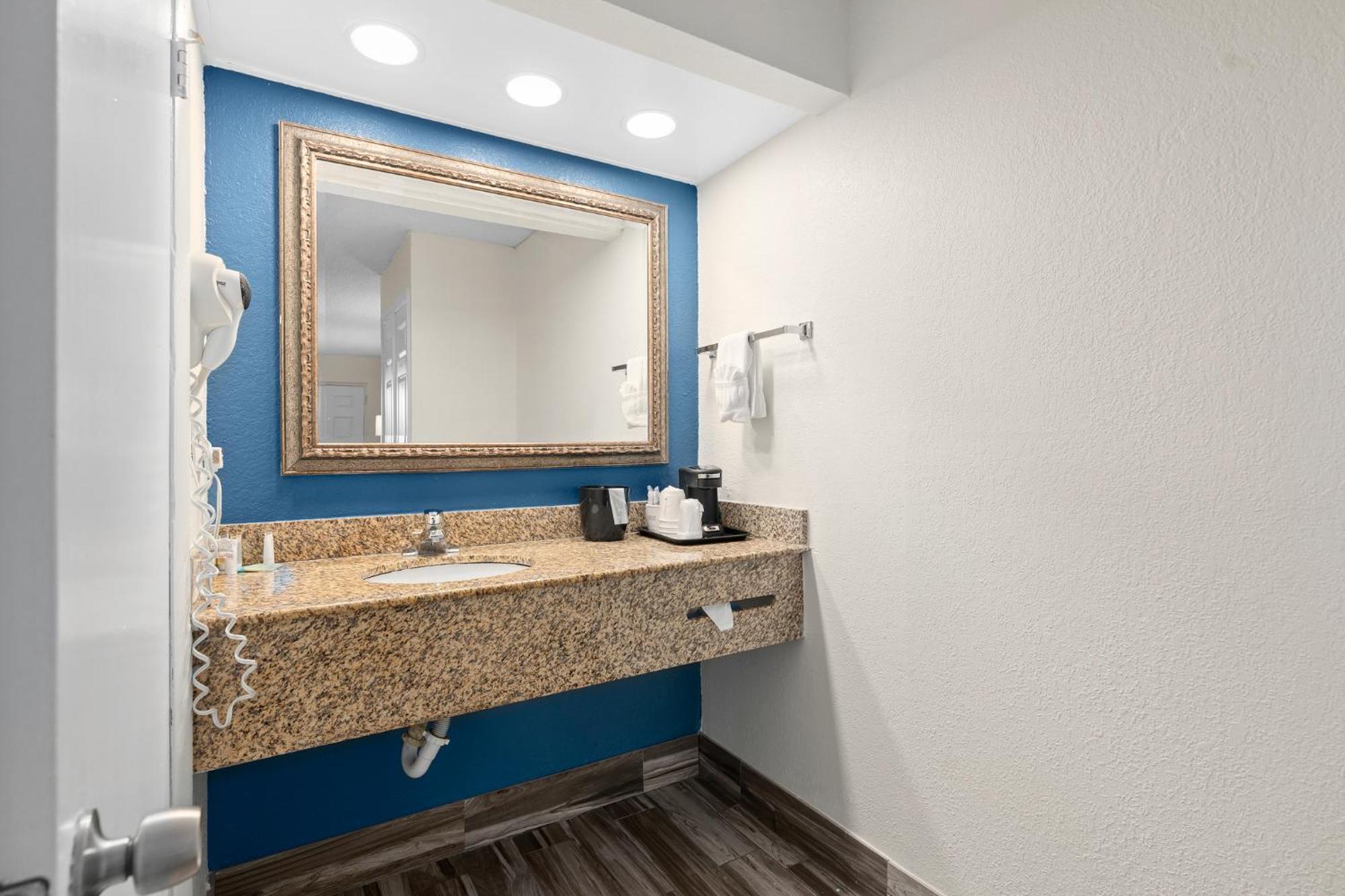 Hotel Baymont By Wyndham Orlando East à Alafaya Extérieur photo