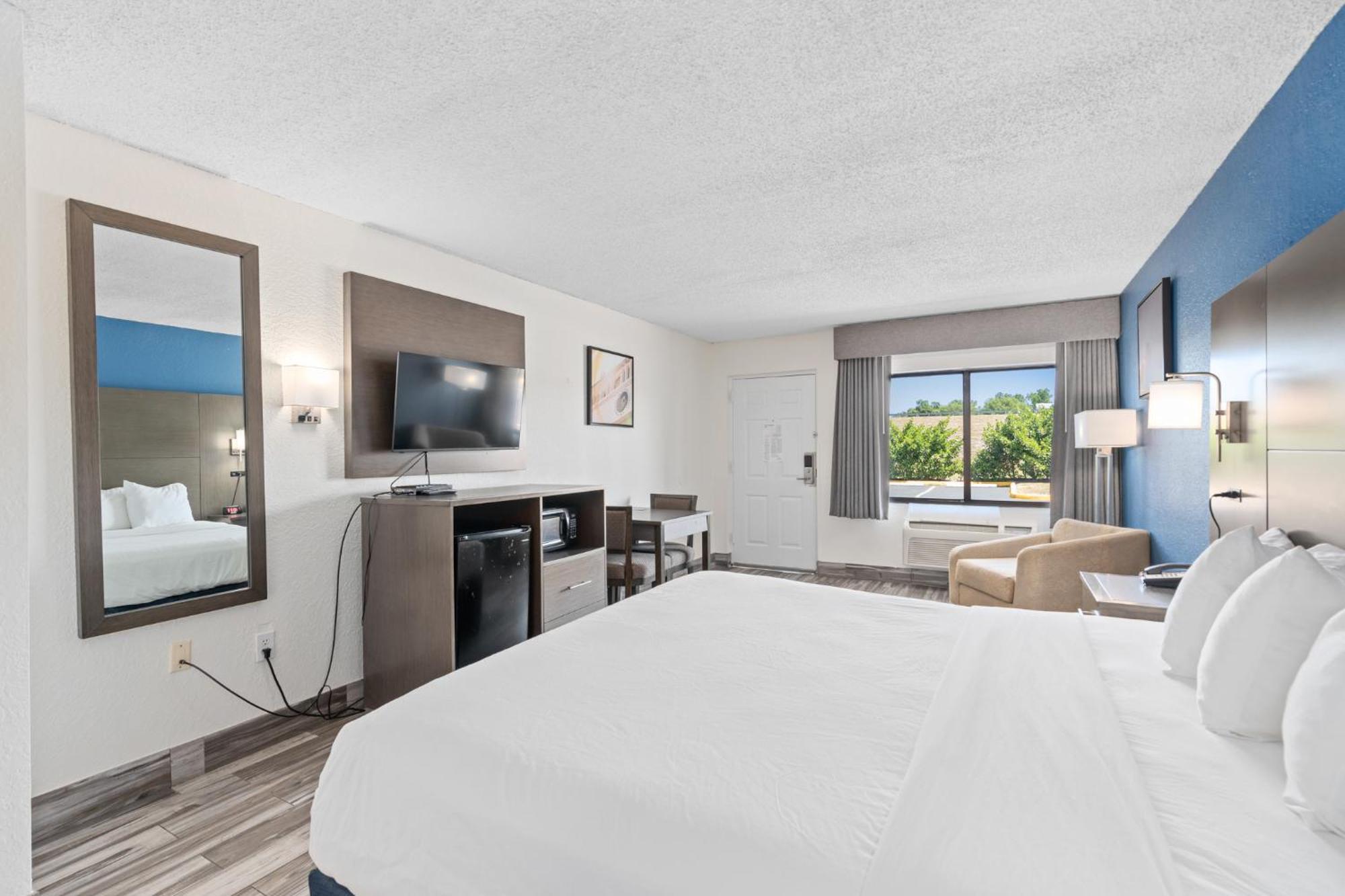Hotel Baymont By Wyndham Orlando East à Alafaya Extérieur photo