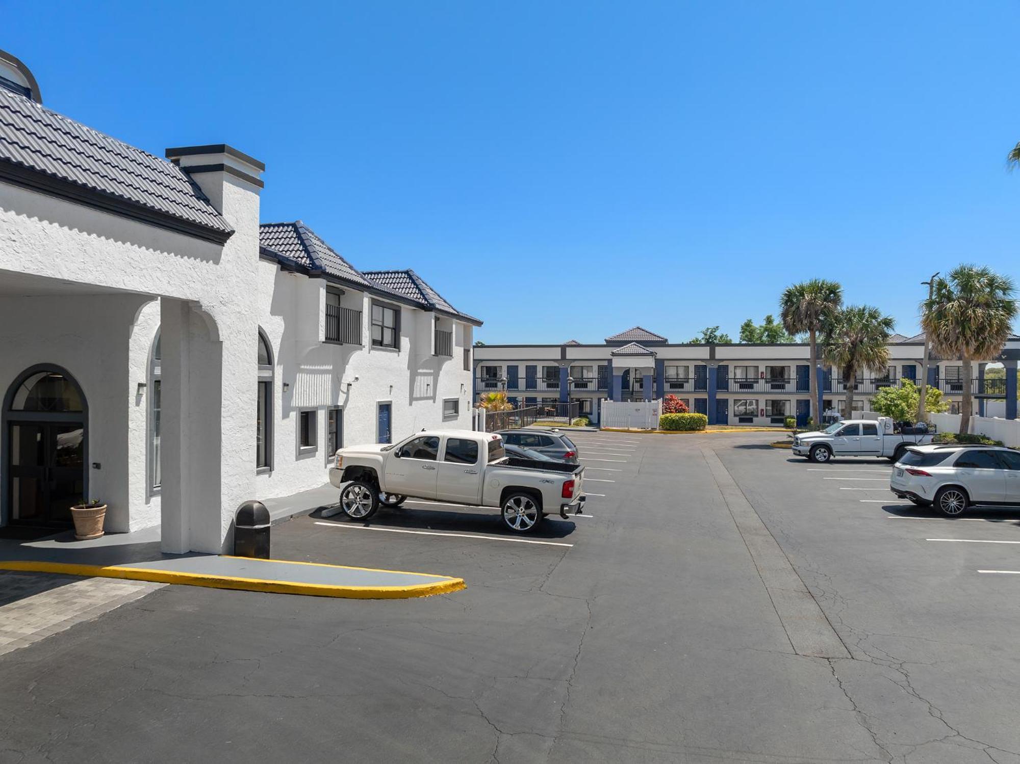 Hotel Baymont By Wyndham Orlando East à Alafaya Extérieur photo