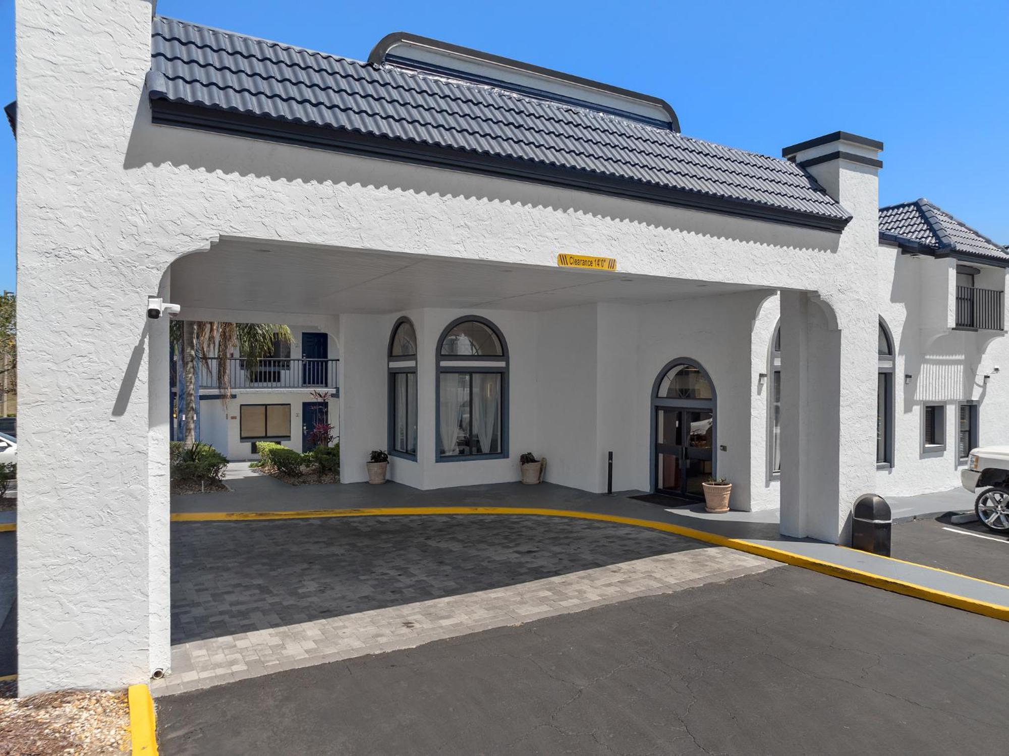 Hotel Baymont By Wyndham Orlando East à Alafaya Extérieur photo