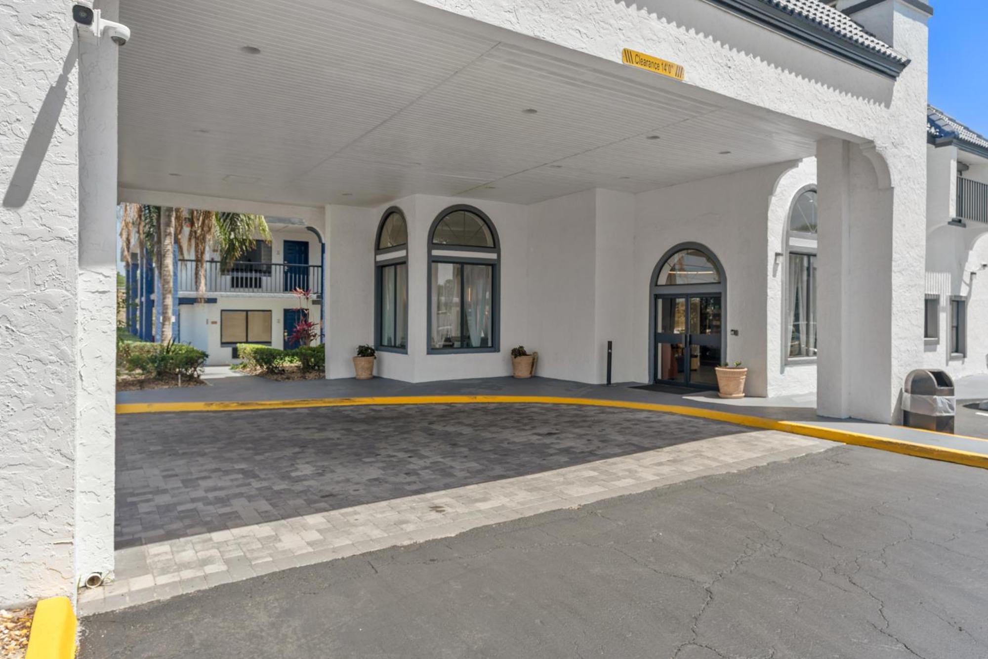 Hotel Baymont By Wyndham Orlando East à Alafaya Extérieur photo